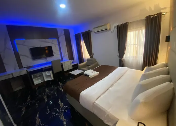 Presken Hotels, Opebi - Castle