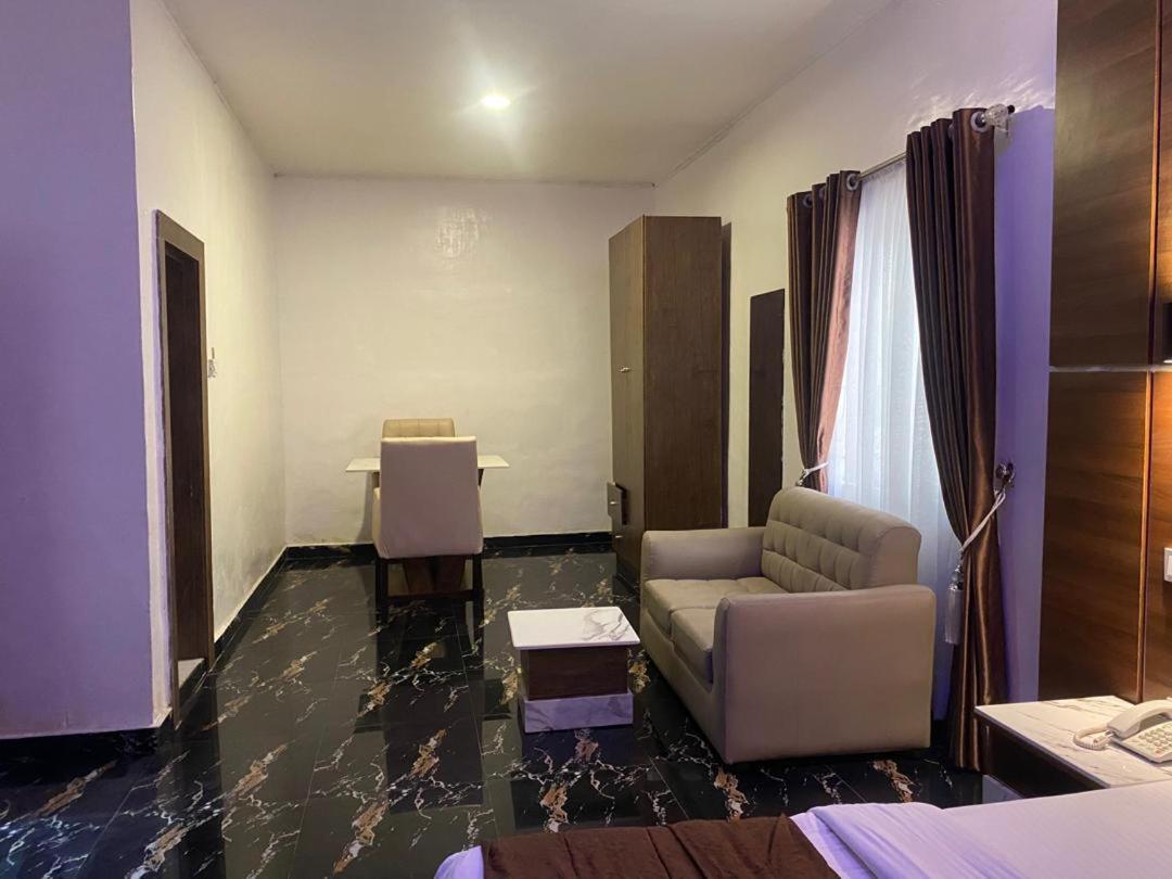 Hotel Presken Hotels, Opebi - Castle 3*