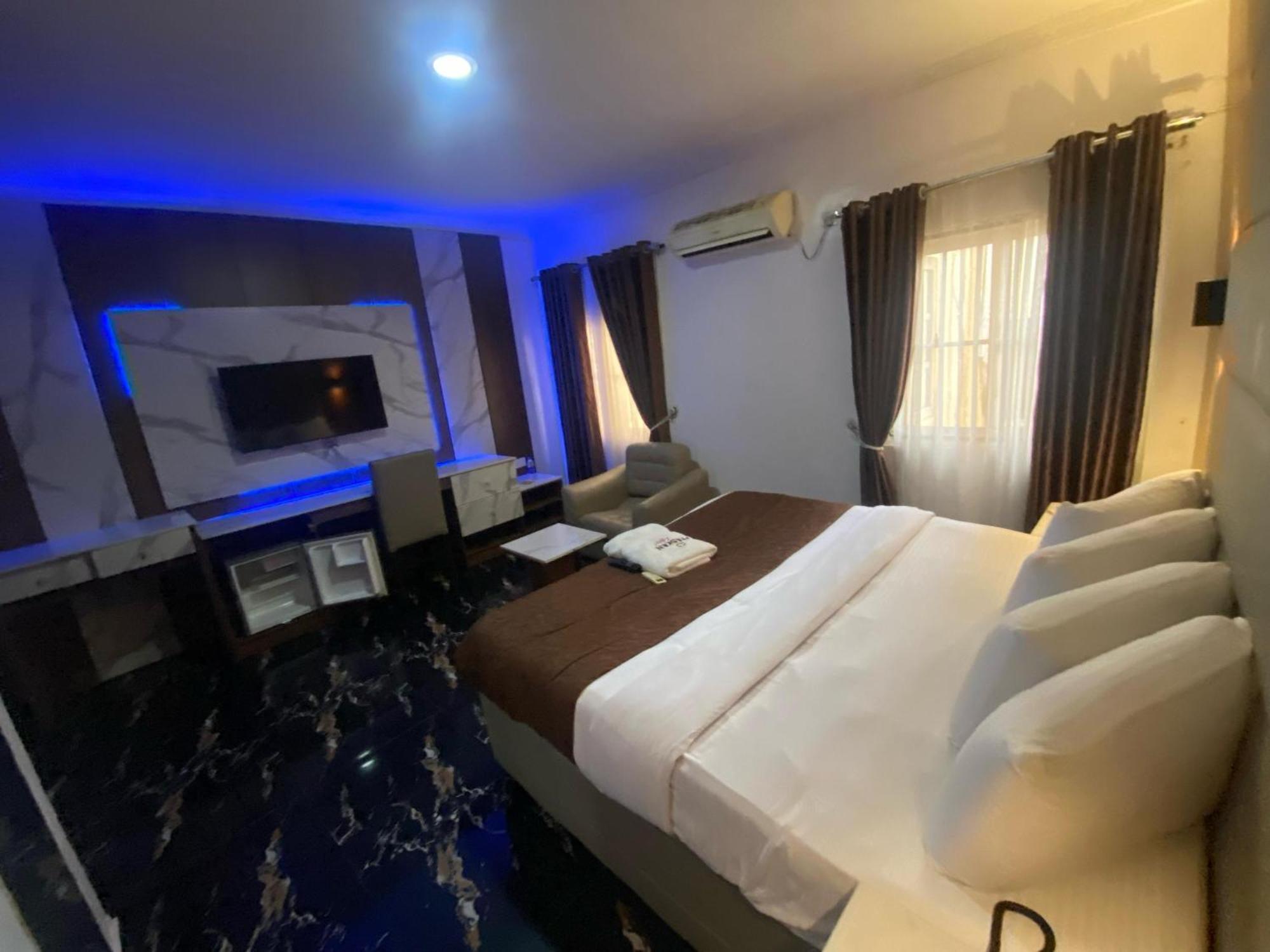 Presken Hotels, Opebi - Castle 3* Lagos