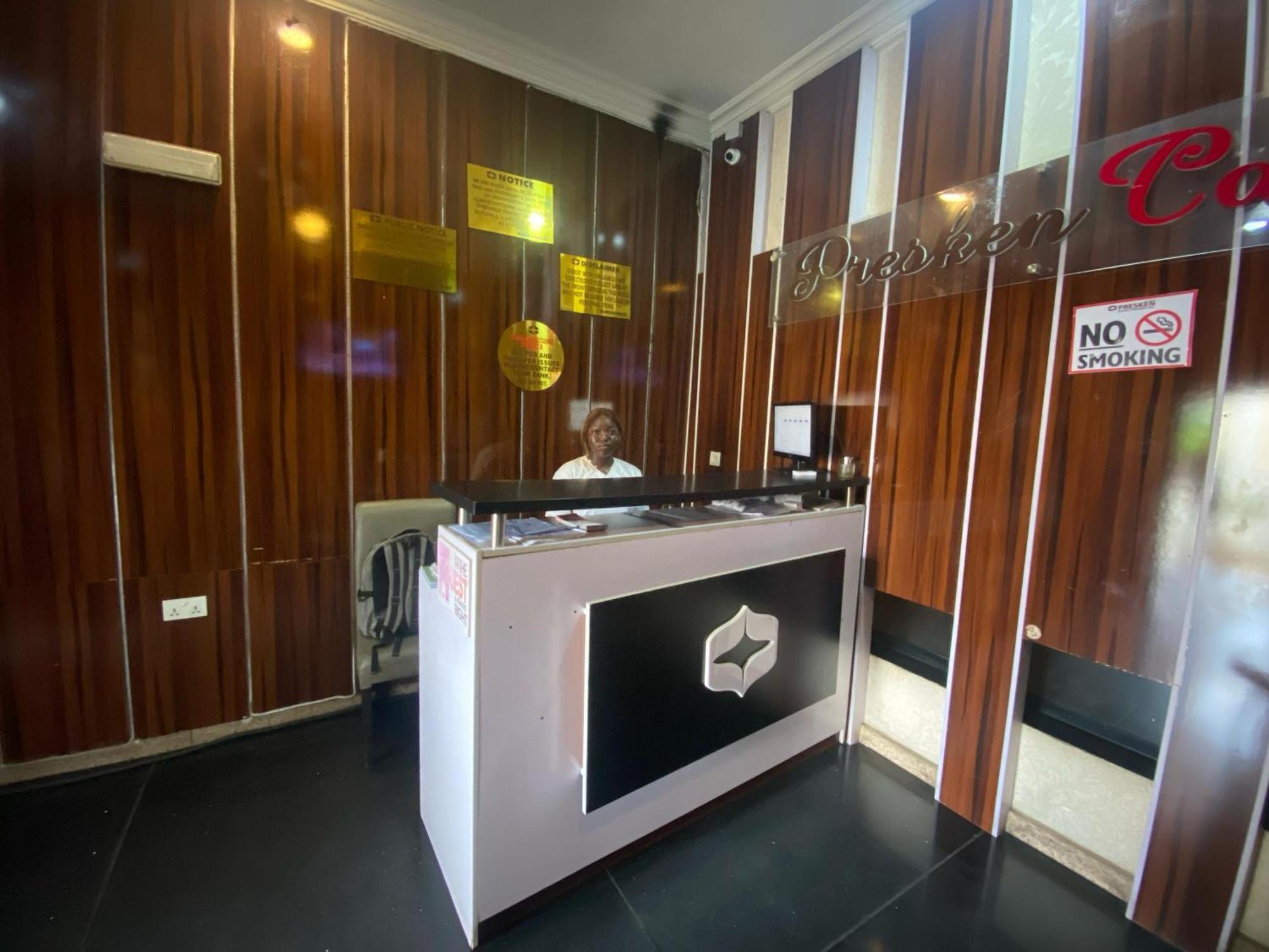 Presken Hotels, Opebi - Castle 3* Лагос