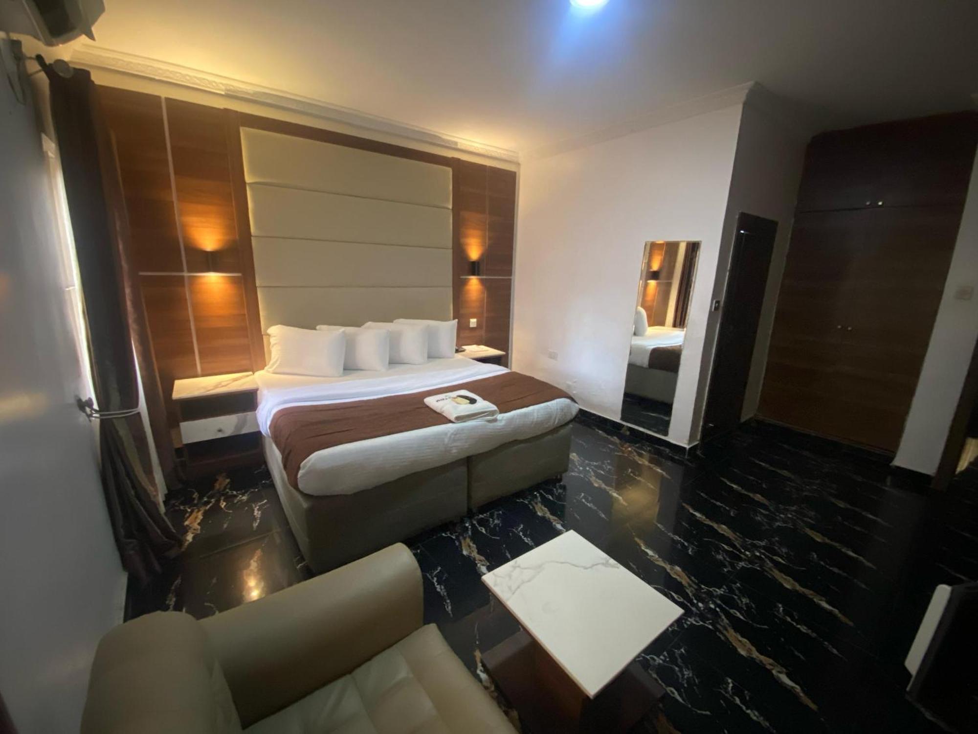 Presken Hotels, Opebi - Castle Hotel Lagos