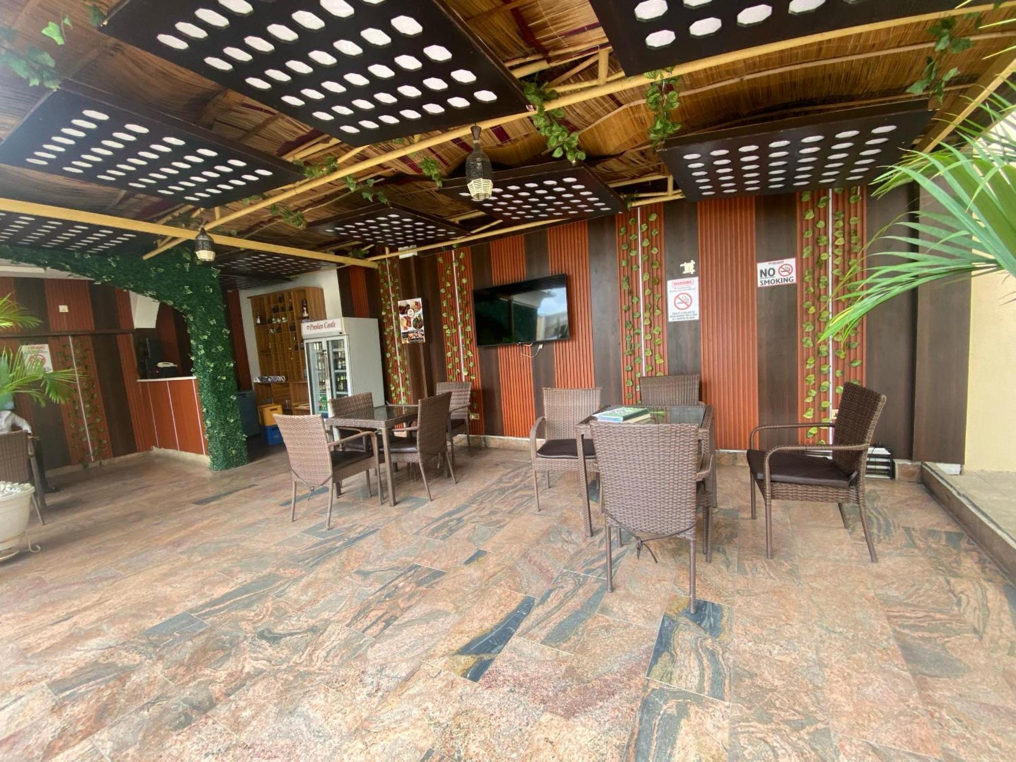 Presken Hotels, Opebi - Castle
